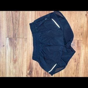 Lululemon Low Rise Shorts 2.5”